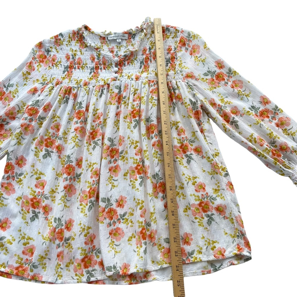 Cupcakes and cashmere Womens Sz Large Peach & White Floral Smocked Ruffle Blouse - Picture 9 of 13